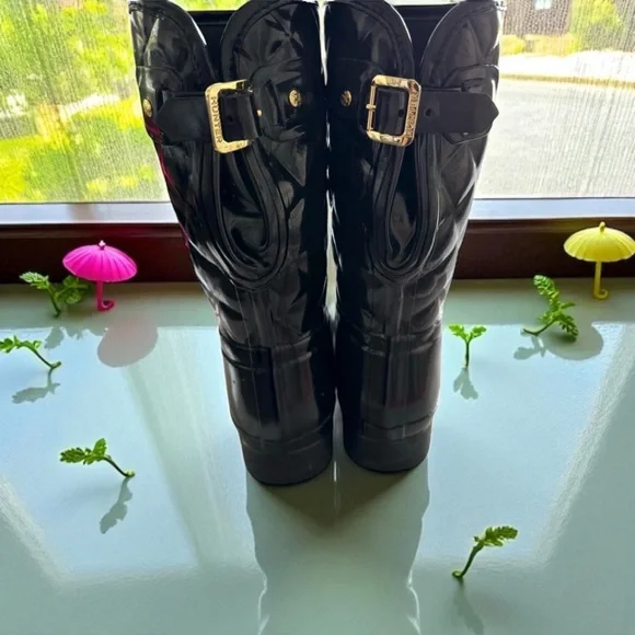 Hunter Black Winter Rain Boots - Picture 2 of 3